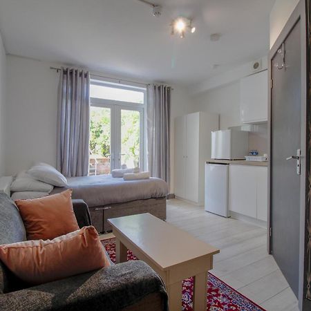 Double Modern Studio London Daire Dış mekan fotoğraf